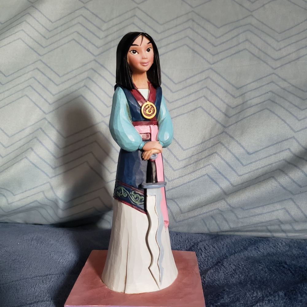 Disney Mulan Figurine - Blue and Pink Ensemble